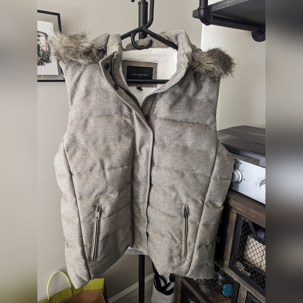 Banana Republic Herringbone Vest with Hood - Sherpa Lined!